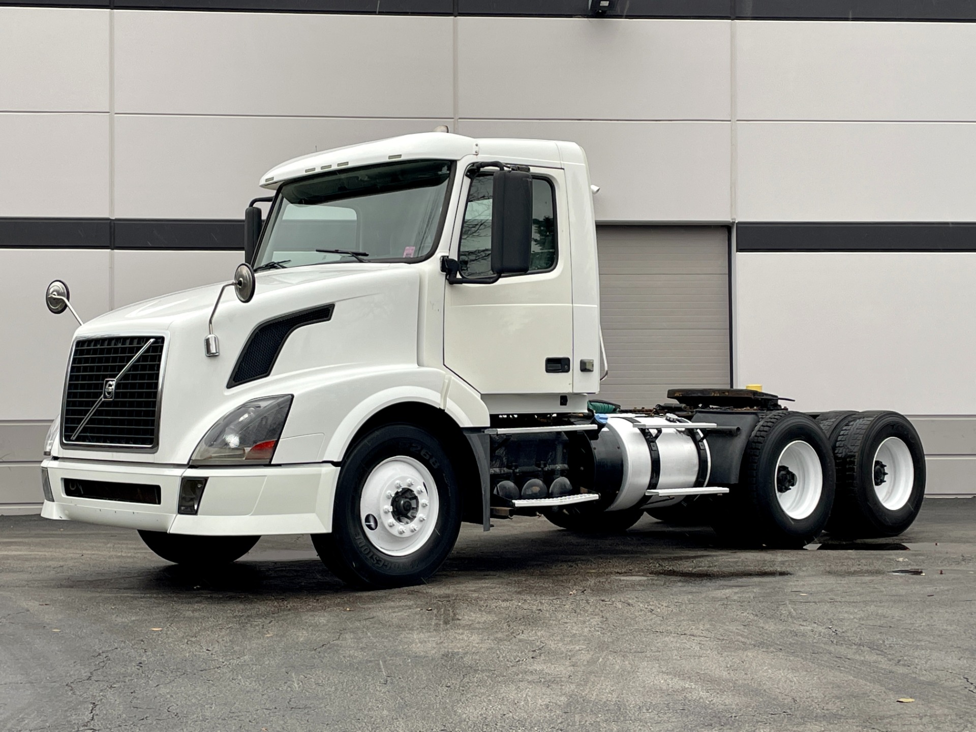 Used 2012 Volvo VNL Day Cab Volvo D13 TurboDiesel 10 Speed Manual Low Miles For Sale