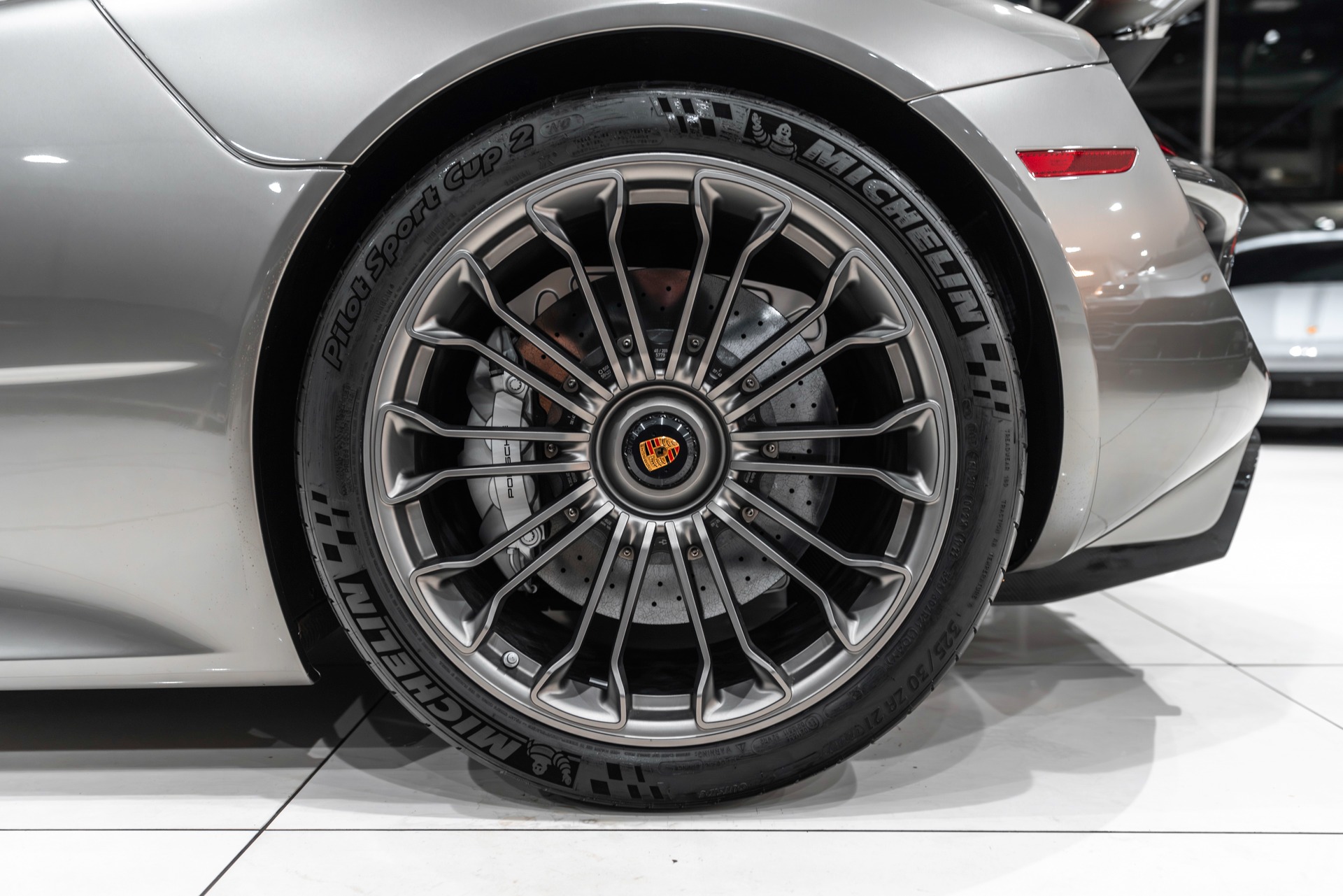 Used 2015 Porsche 918 Spyder $63k Liquid Silver Paint! 1 Owner Car