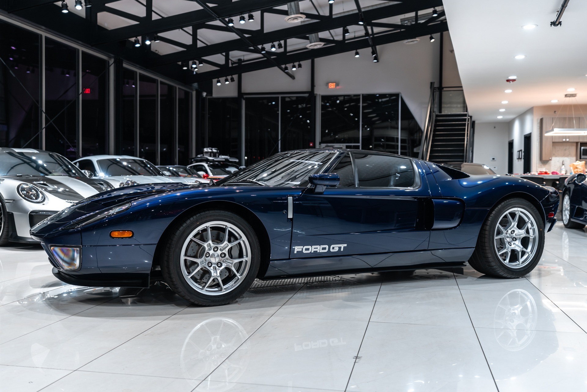 Used-2005-Ford-GT-114-Stripe-
