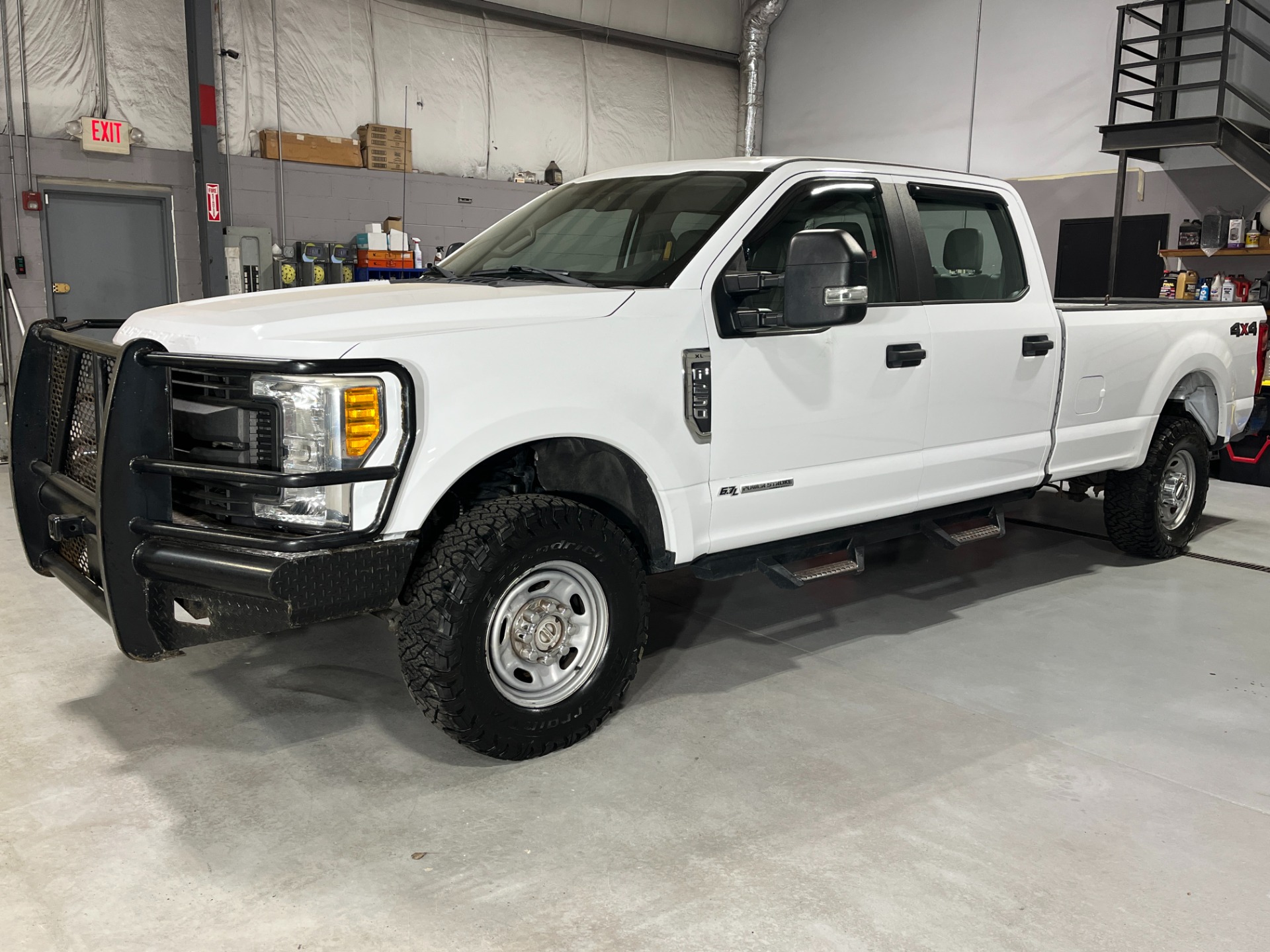 2017 Ford F-250 XL 4x4 Crew Cab 8' Box's photo