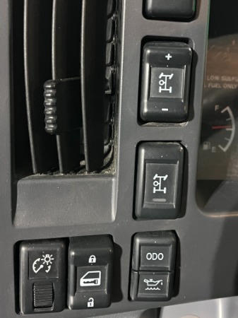 2018 Isuzu NRR - Photo 63