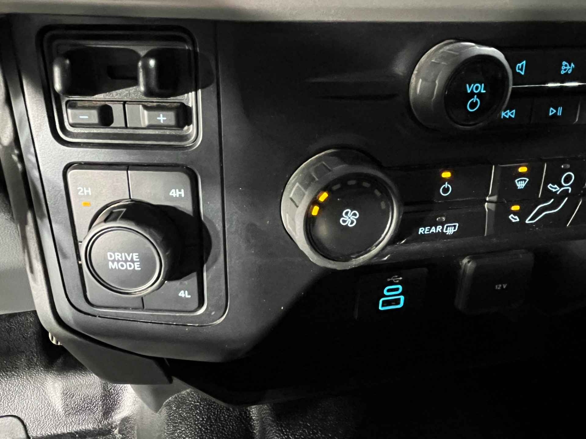 2023 Ford F-550 Super Duty Chassis Cab XL - Photo 22
