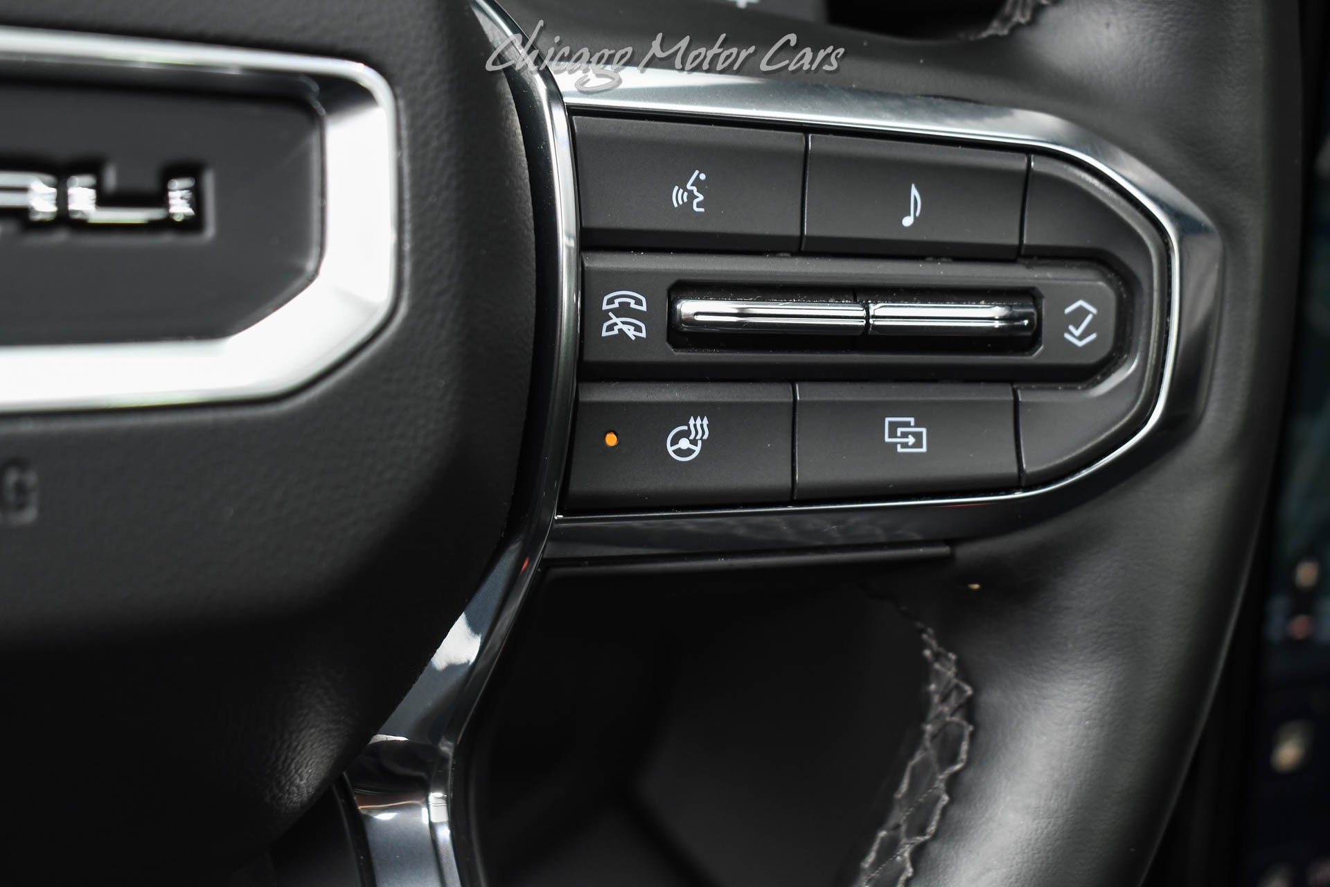 2025 GMC Yukon Denali - Photo 10