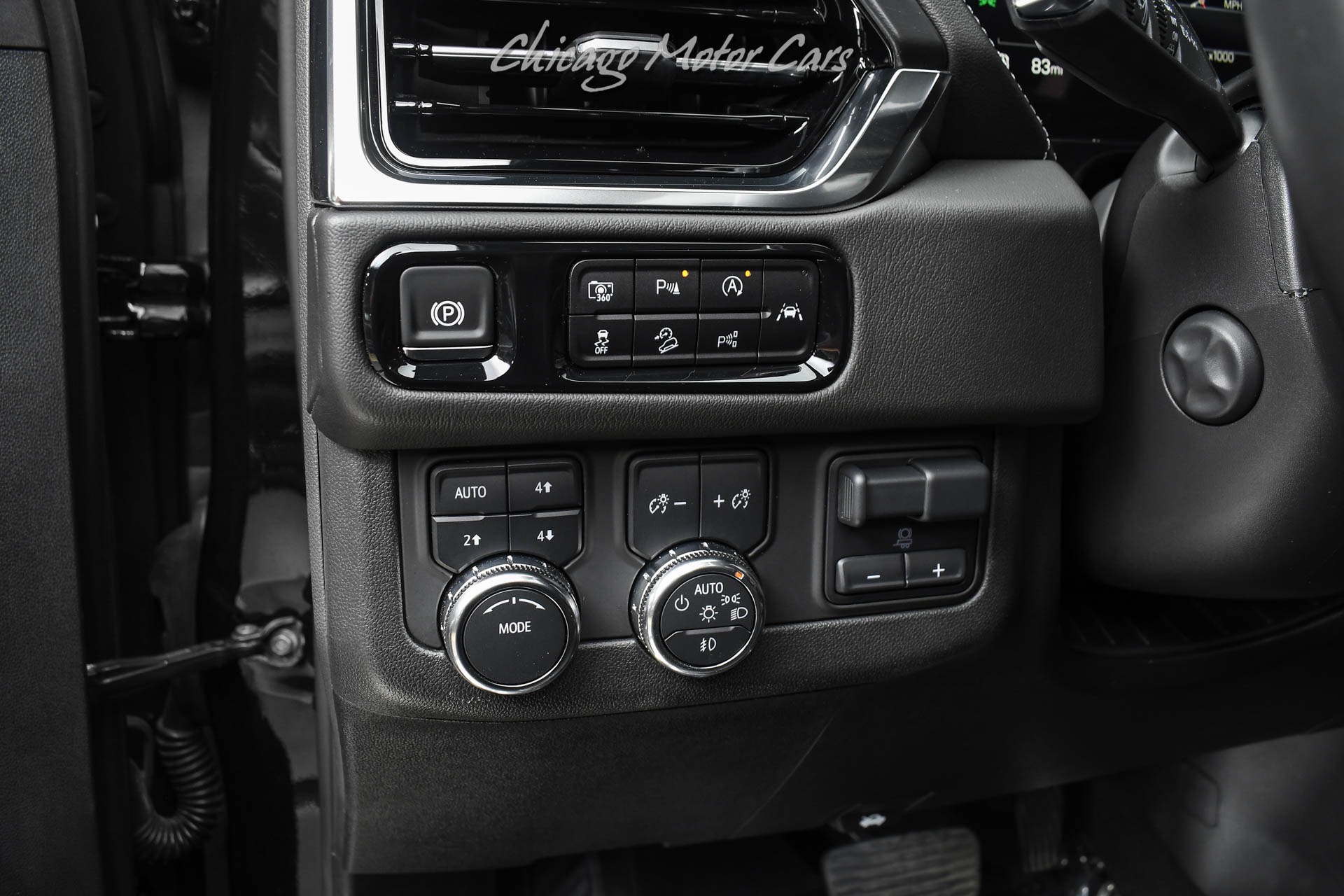 2025 GMC Yukon Denali - Photo 11