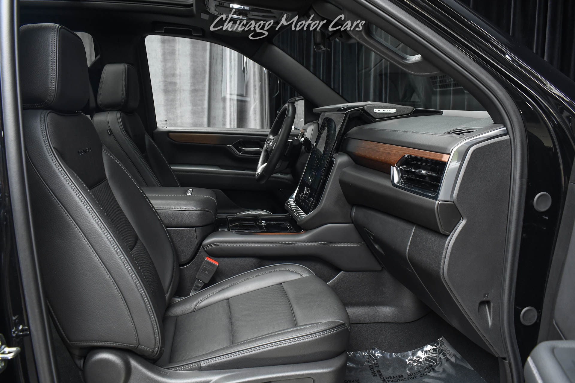 2025 GMC Yukon Denali - Photo 21