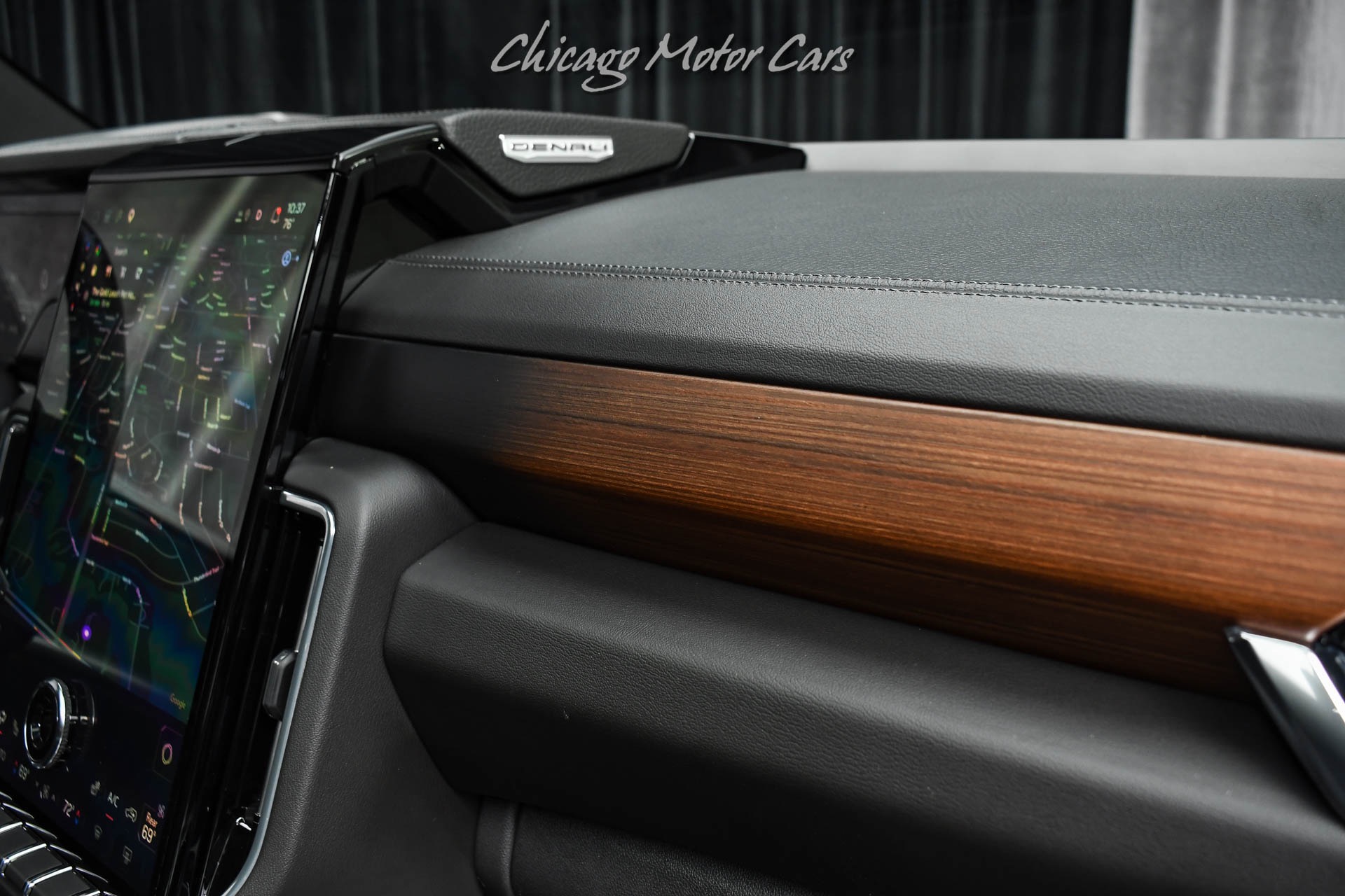 2025 GMC Yukon Denali - Photo 23