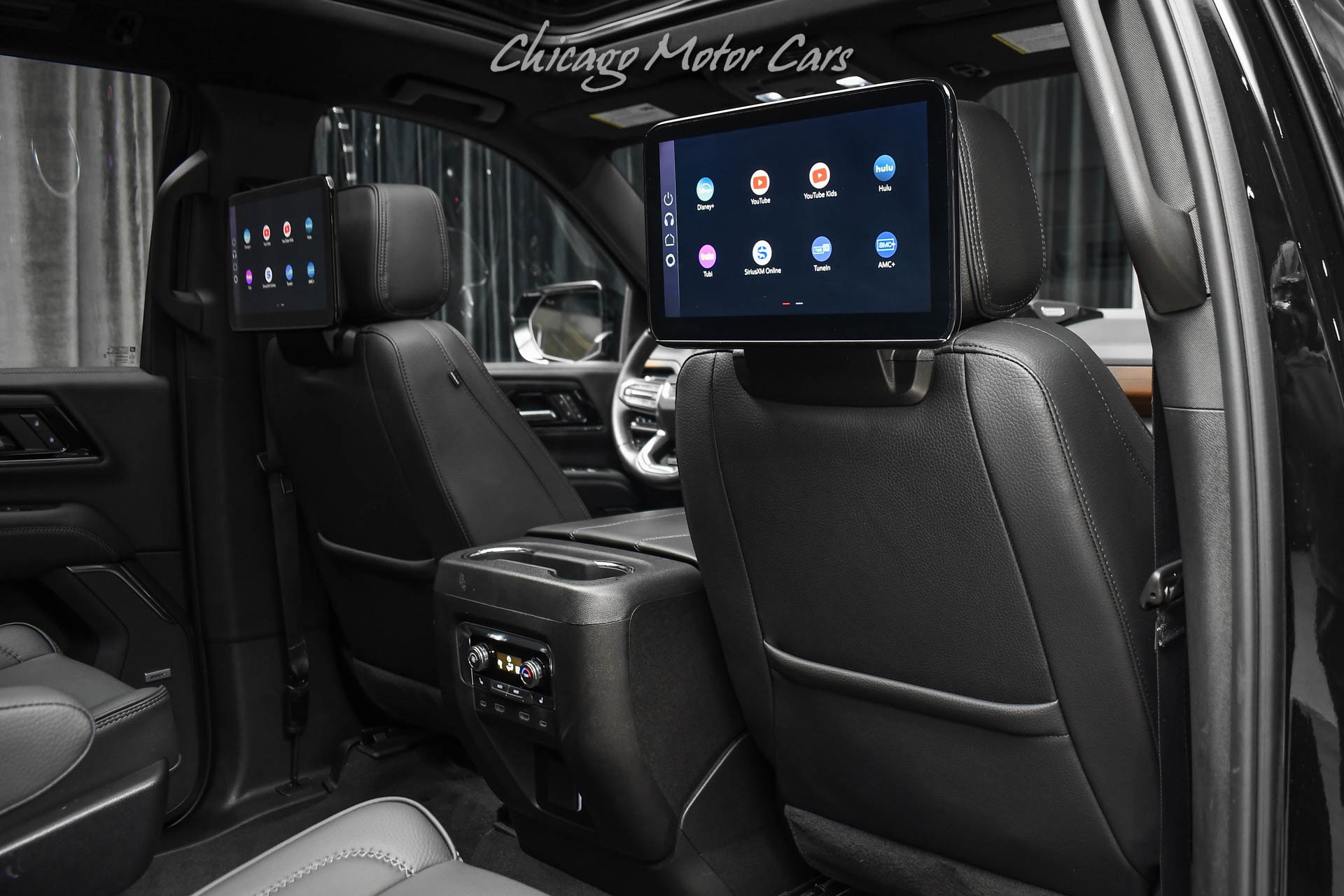 2025 GMC Yukon Denali - Photo 31
