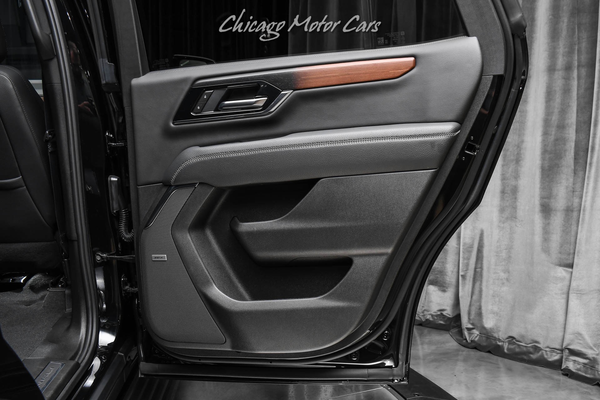 2025 GMC Yukon Denali - Photo 37