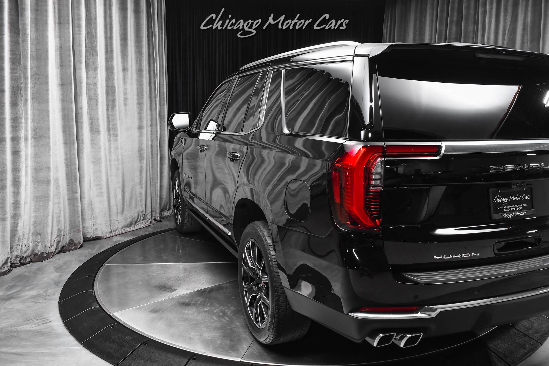 2025 GMC Yukon Denali - Photo 43