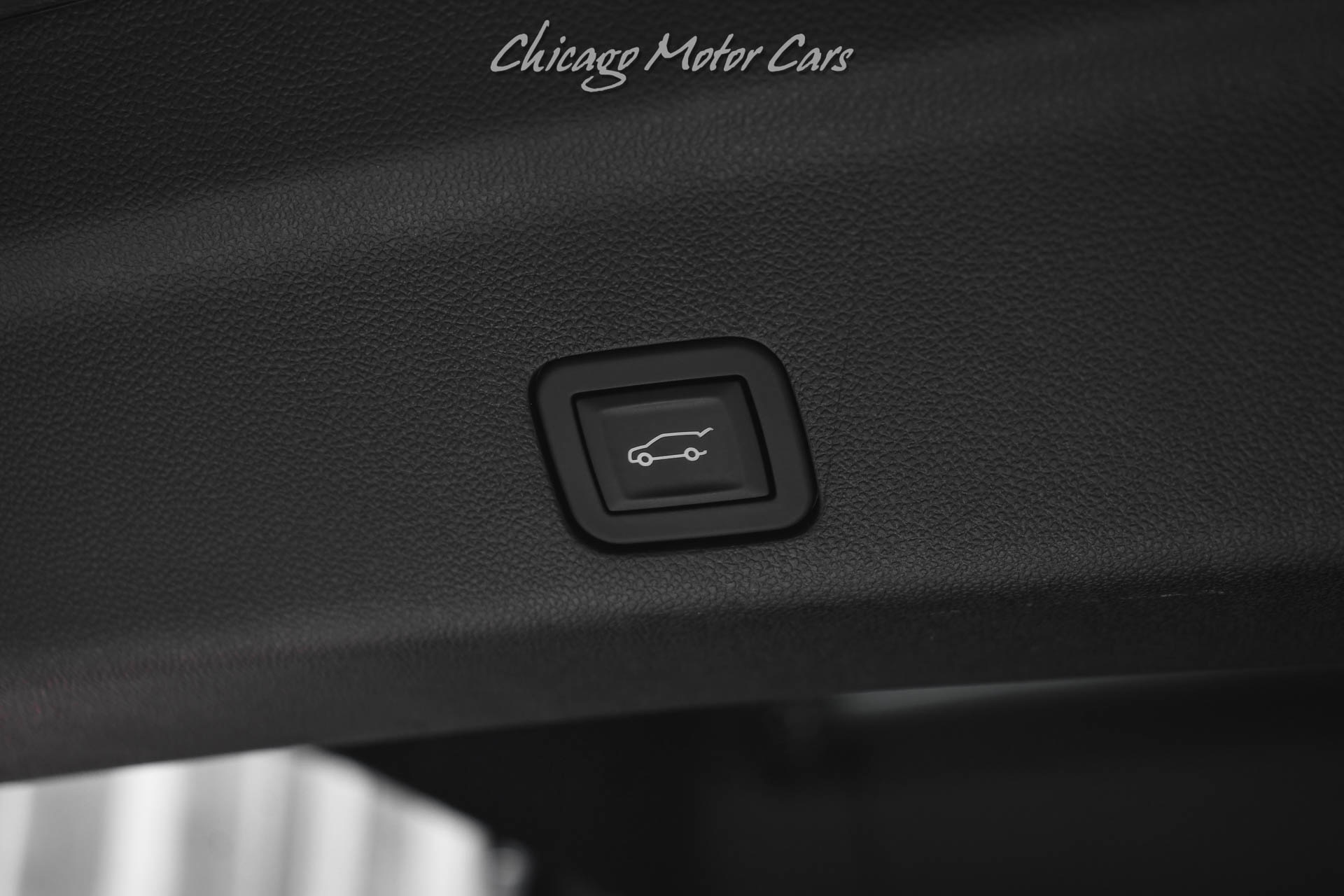 2025 GMC Yukon Denali - Photo 58