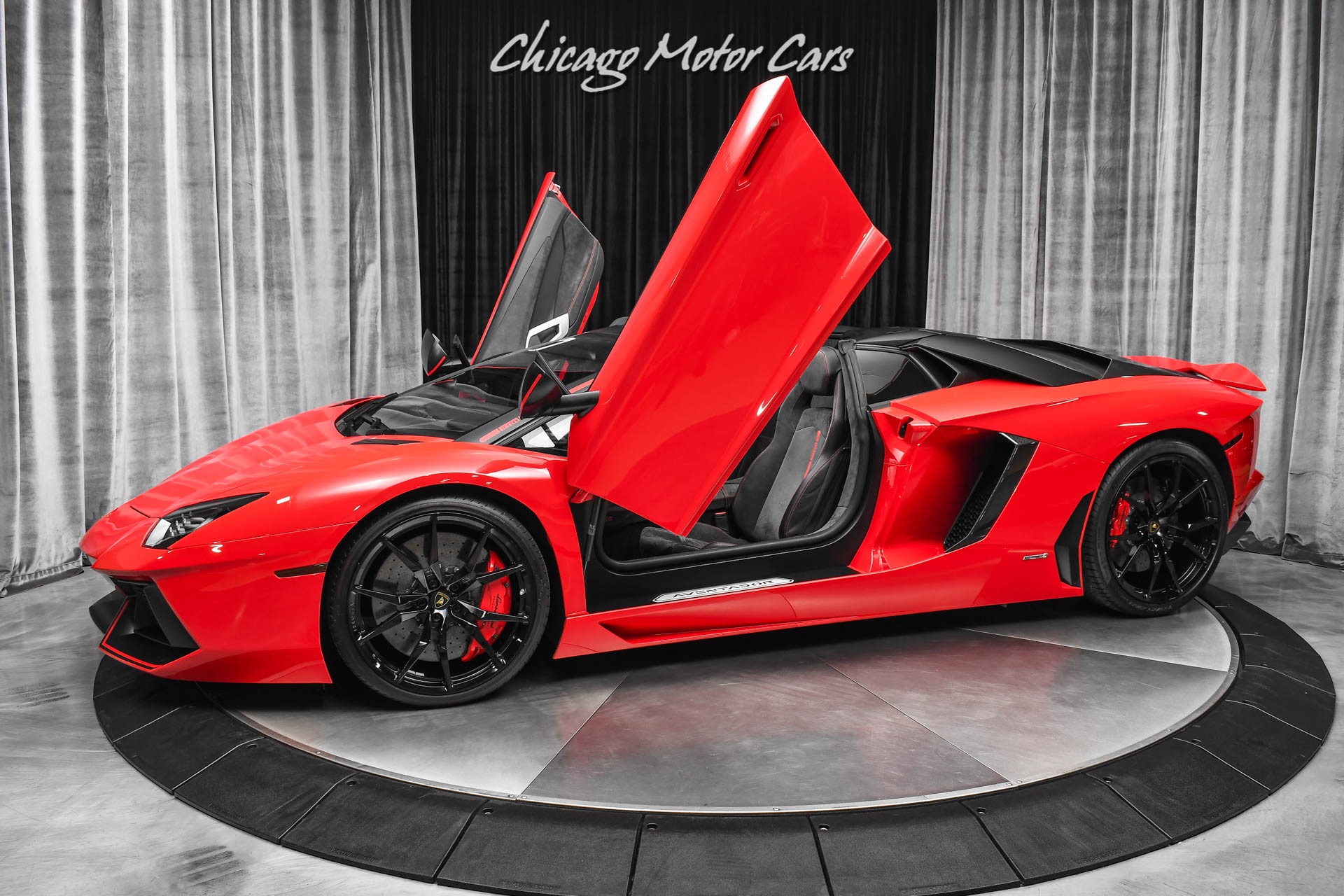 Used 2016 Aventador LP7004 Pirelli Edition Roadster 1/15