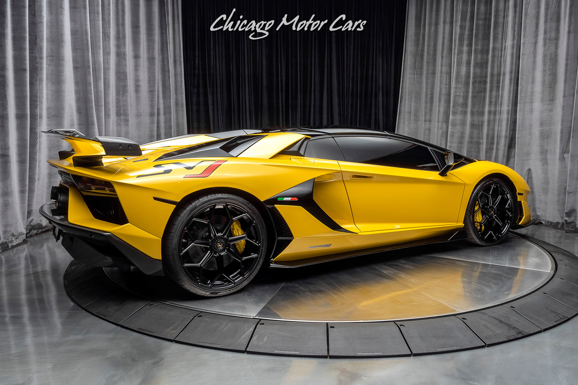 Lamborghini Veneno Yellow