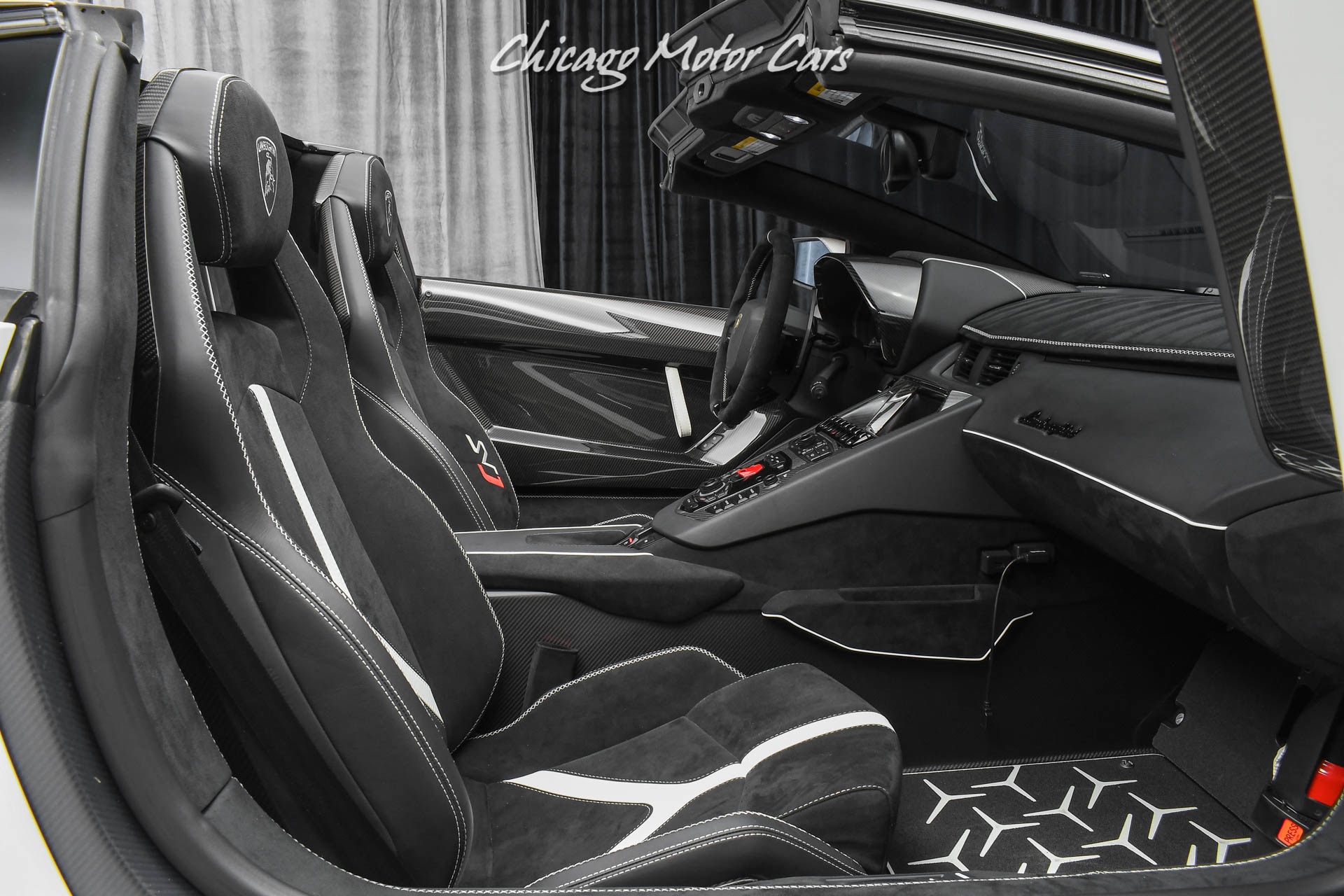 Aventador Interior White